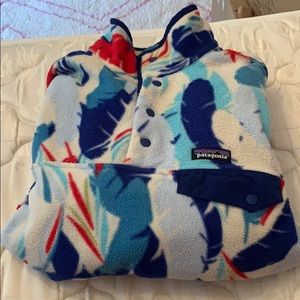 Patterned Patagonia fleece sweater!